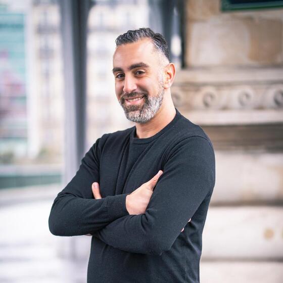 Portrait de Salem, professeur résident de Paris Bachata School